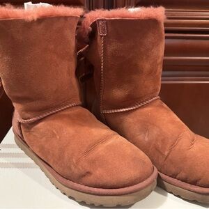 UGG Bailey Bow Women Size 7